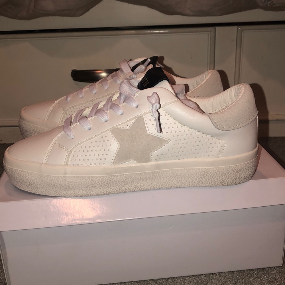 Steve Madden Sneakers